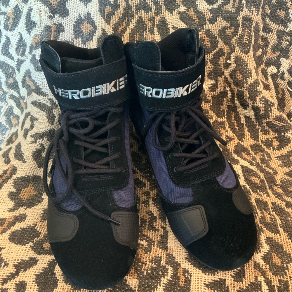 Black and blue Herobiker shoe